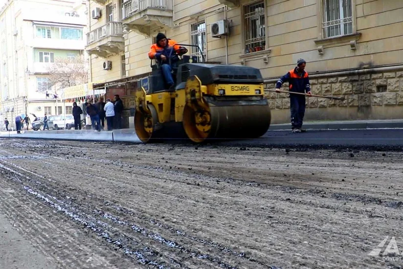 Bakının Fərid Ələkbərov küçəsinin bir hissəsi təmir edilib