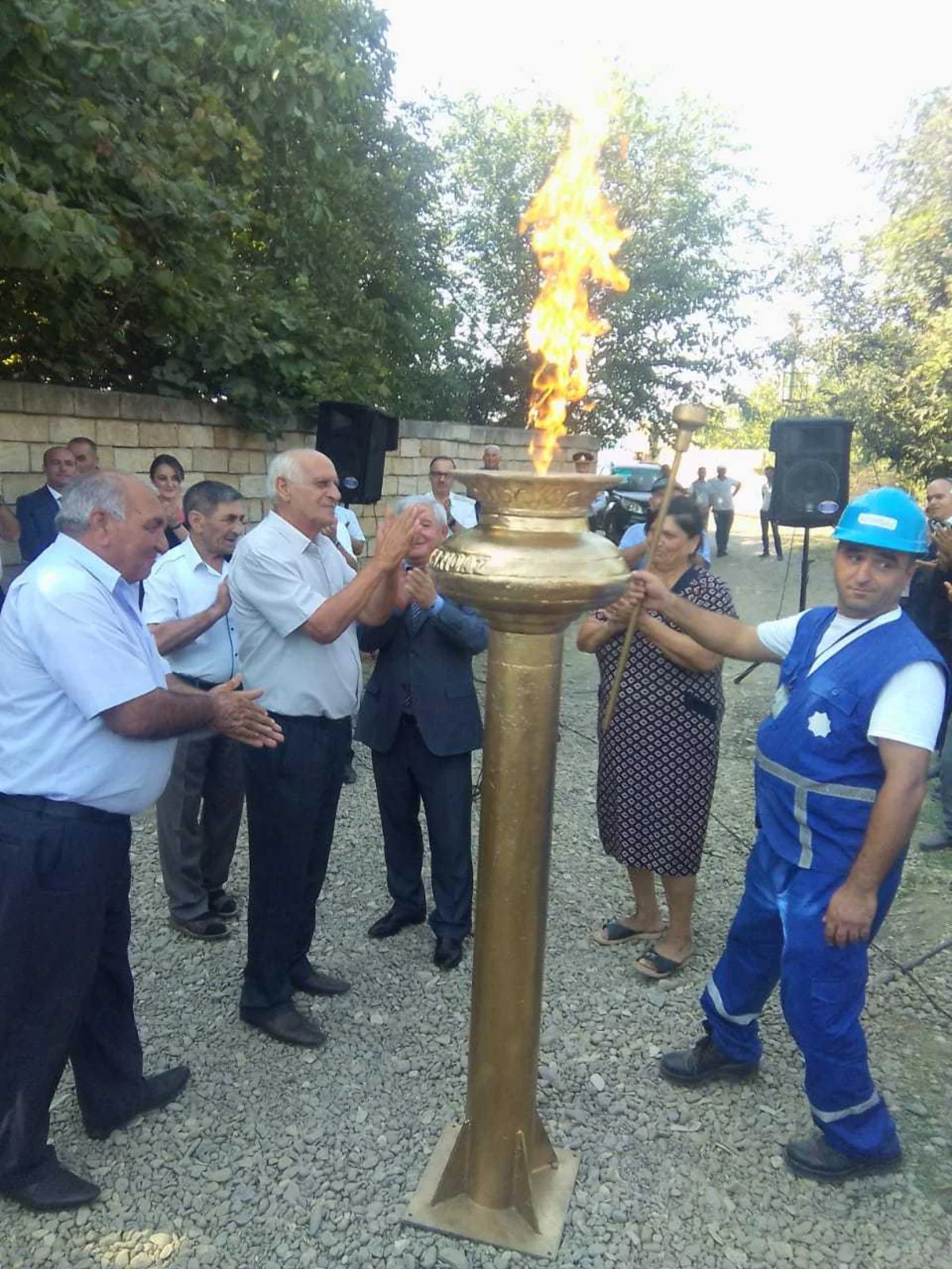 Azərbaycanda daha bir kəndə təbii qaz verilib