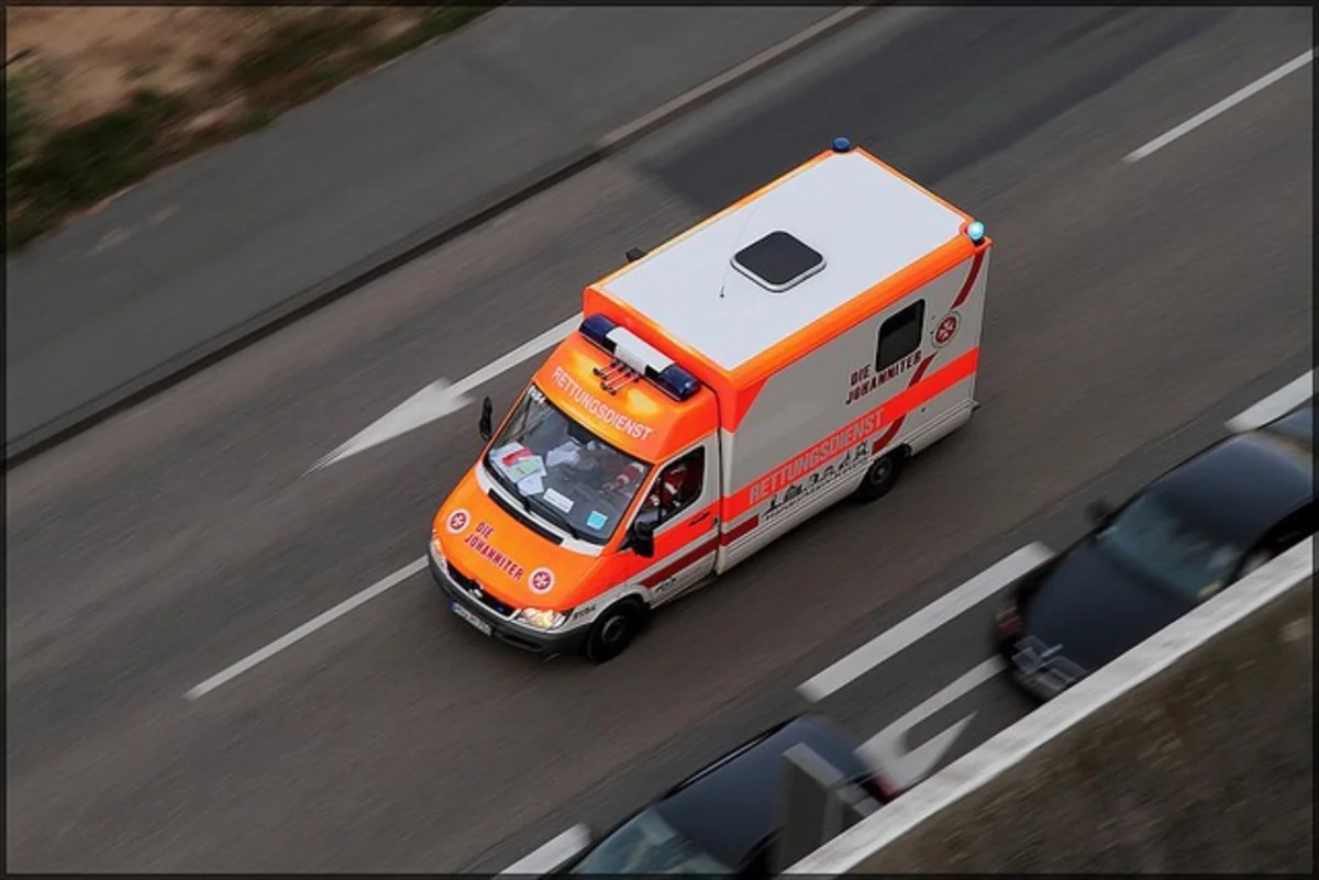 Almaniyada mikroavtobus qəzaya uğrayıb, xəsarət alanlar var