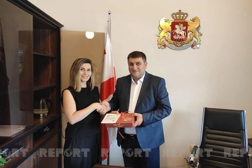 Gürcüstanda azərbaycanlı Novruz təşəbbüsünü dəstəkləyən deputatlara paxlava payladı