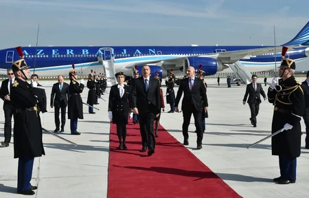 Prezident İlham Əliyev Fransaya rəsmi səfərə gedib