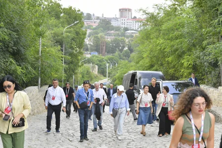 Şuşa Qlobal Media Forumunun iştirakçıları Şuşa şəhərinin tarixi məkanları ilə tanış olublar