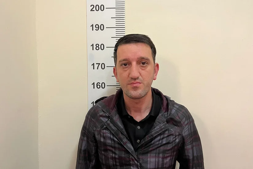 Sosial yardım düzəltmək adı ilə onlarla şəxsin pullarını mənimsəyən şəxs saxlanılıb