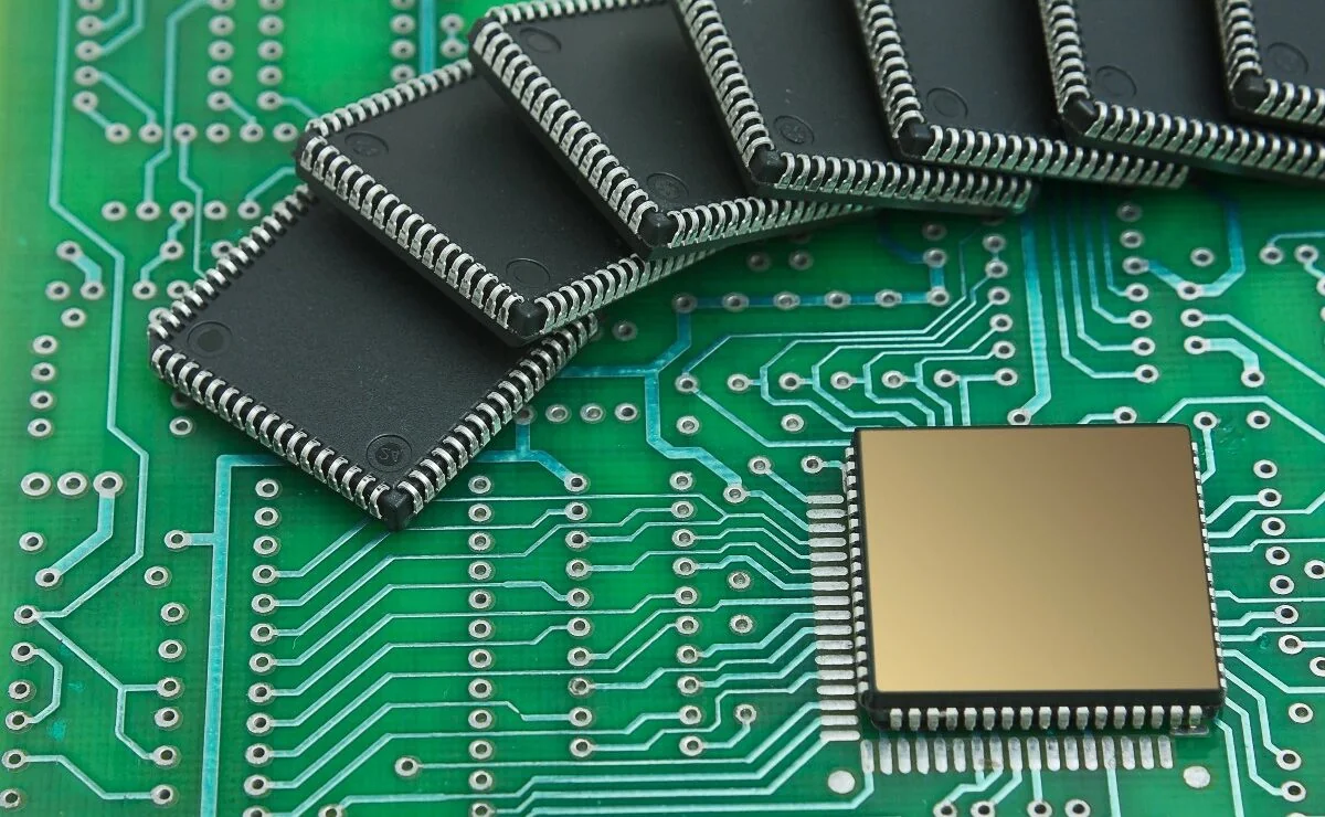 Dutch police detain man on suspicion of supplying microchips to Russia