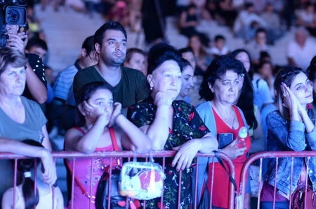 Heydər Əliyev Mərkəzinin parkında muğam-caz konserti olub