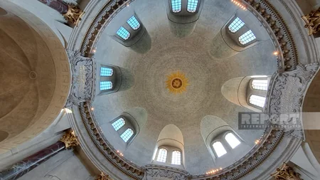 “Allahın evi”nə ödənişli ziyarət: İsveç kral ailəsinin iqamətgahından - REPORTAJ