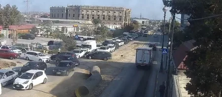 Bakının bu yollarında nəqliyyatın sıxlığı müşahidə olunur - SİYAHI
