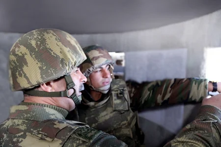 Azerbaijani Defense Minister inspects readiness of frontline military