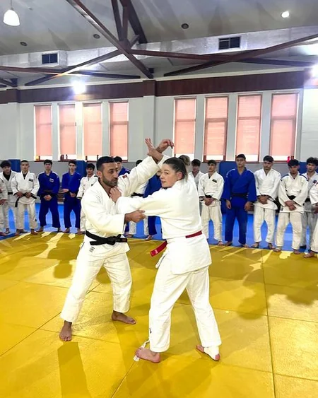 Yeniyetmə cüdoçular üçün ustad dərsi keçirilib