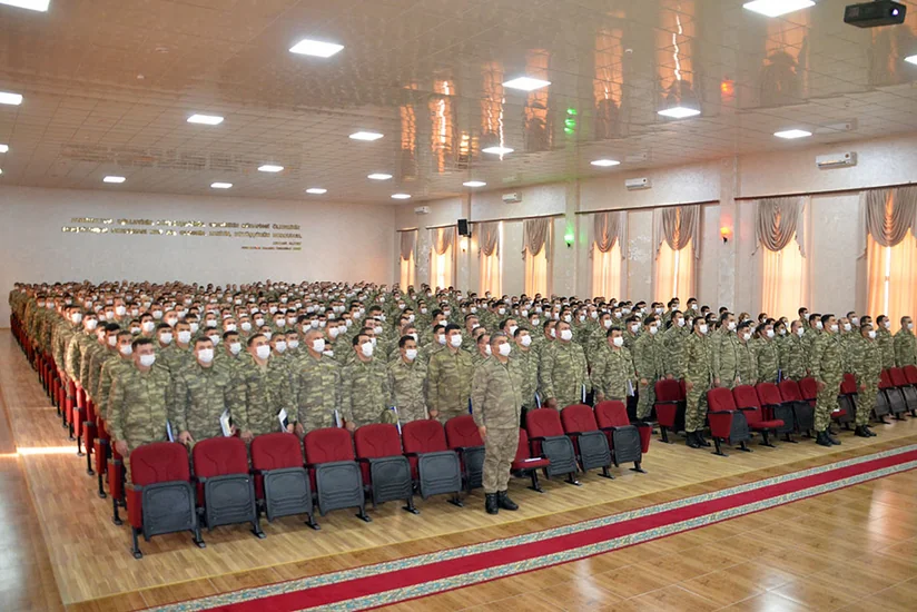 Министр обороны наградил военнослужащих, принимавших участие в миссии в Афганистане