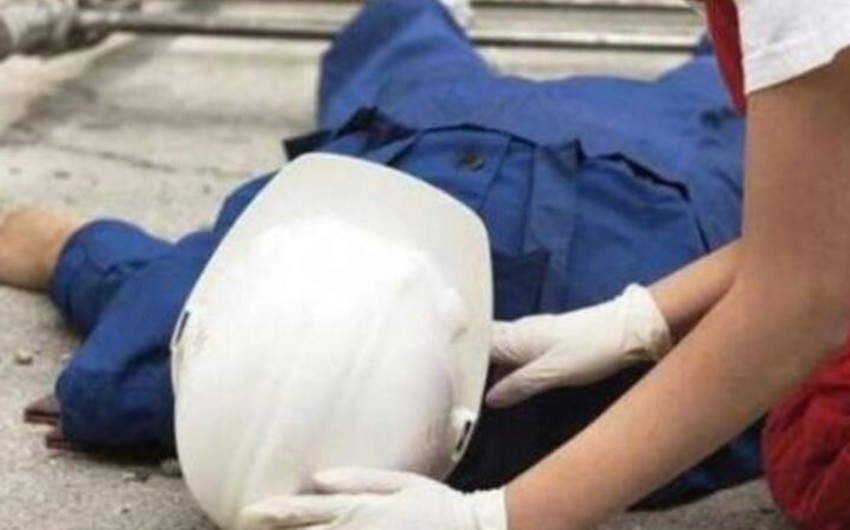 Bakıda fəhlə çoxmərtəbəli binadan yıxılaraq ölüb, cinayət işi başlanılıb