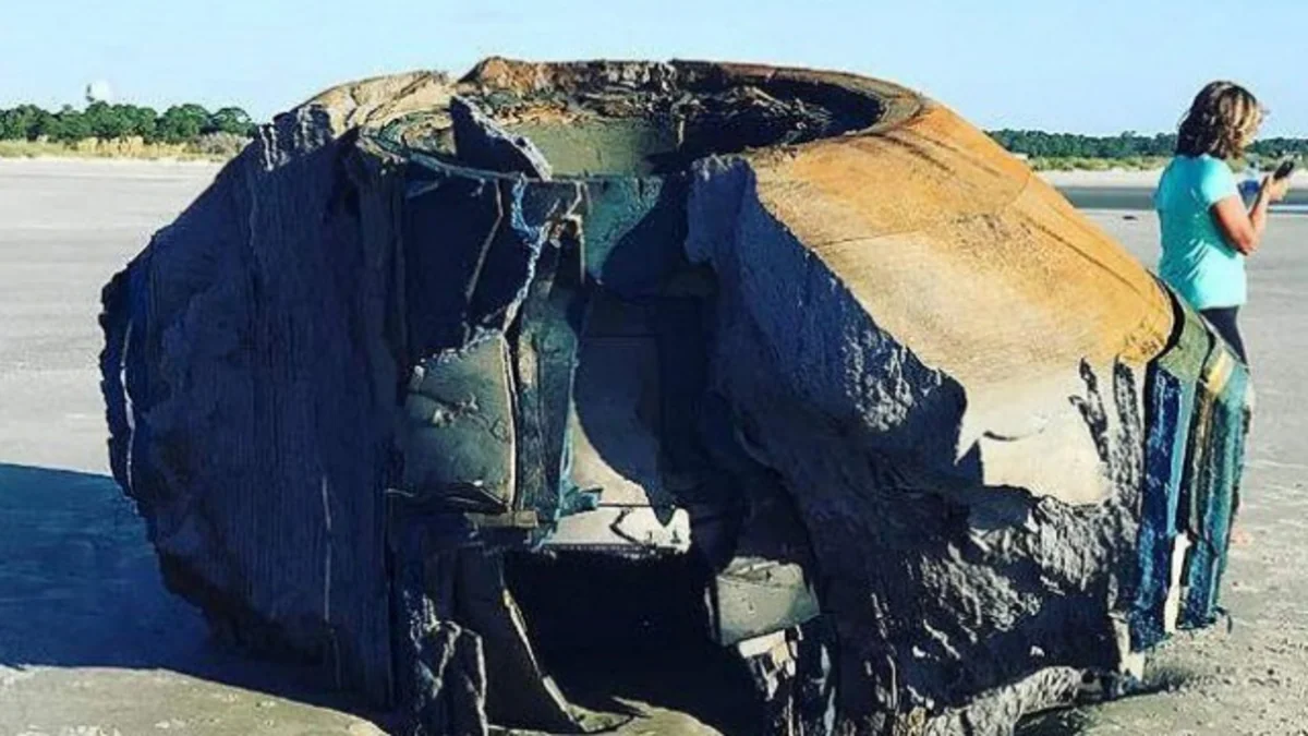 ABŞ-da çimərlikdə UNOnun bir hissəsi tapılıb