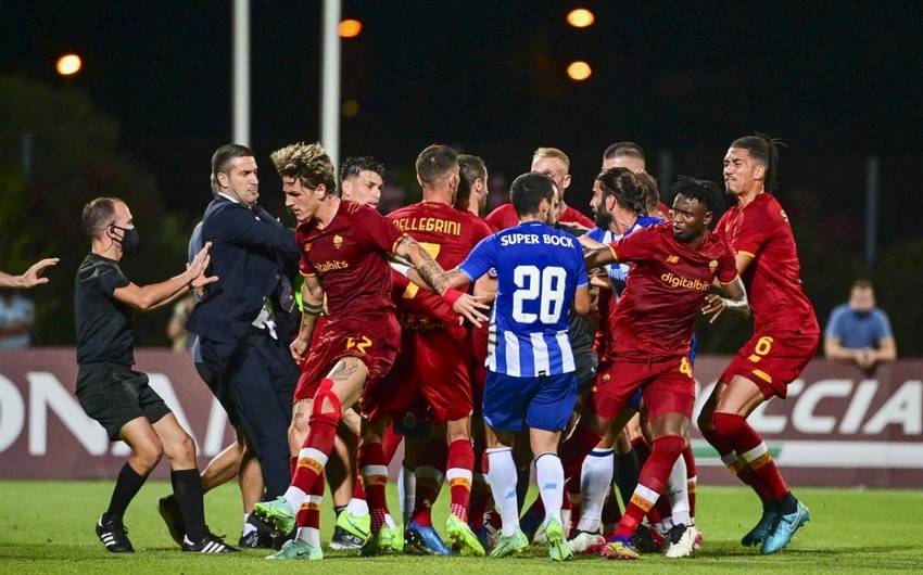 Roma və Portu komandalarının oyununda dava düşüb 