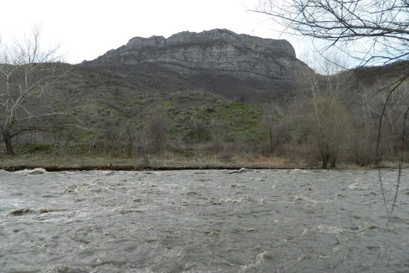 Pollution of Okhchuchay river by Armenia leads to mass death of fish
