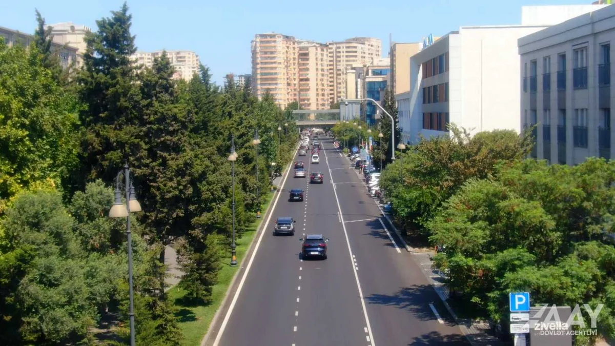 Bakının Atatürk prospektinin bir hissəsi təmir olunub