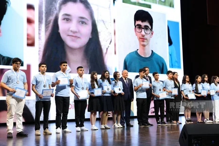 Respublika Fənn Olimpiadalarının qalibləri mükafatlandırılıb