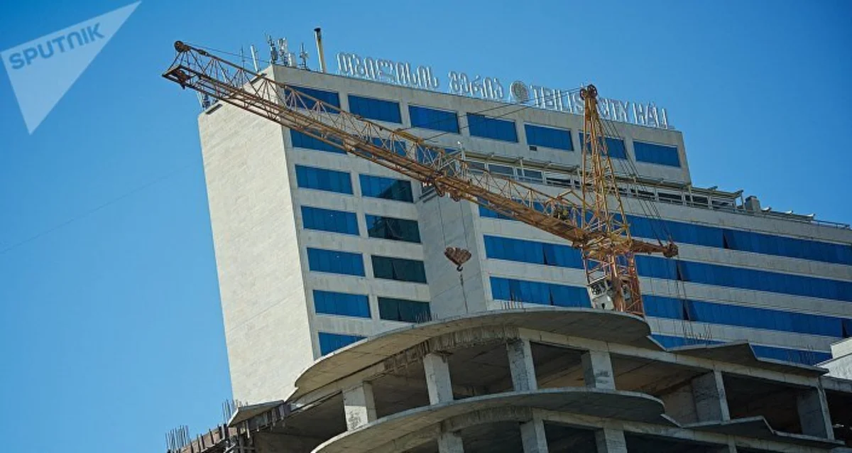 One person killed, another injured in Tbilisi crane collapse