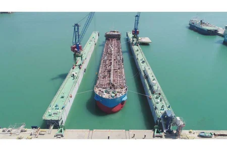 Azərbaycan istehsalı olan ikinci tanker inşasının növbəti mərhələsi üçün suya salınıb