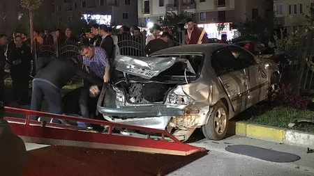 Türkiyədə toy karvanında 8 avtomobil toqquşub, 22 nəfər yaralanıb