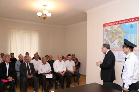 Baş prokuror Qaxda vətəndaşları qəbul edib