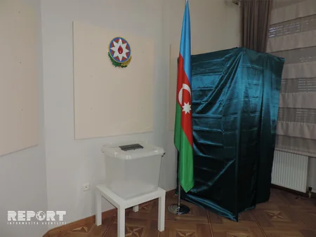Azerbaijanis in Batumi voting in Consulate General