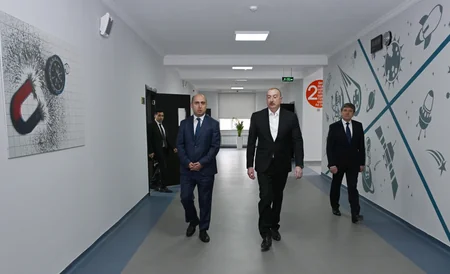 Prezident Bum qəsəbəsində tam orta məktəbin yeni binasının açılışında iştirak edib - YENİLƏNİB