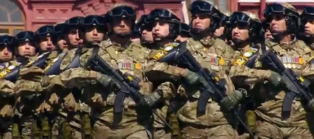 Moskvadakı paradda meydana ilk olaraq Azərbaycan hərbçiləri çıxıb - VİDEO - YENİLƏNİB
