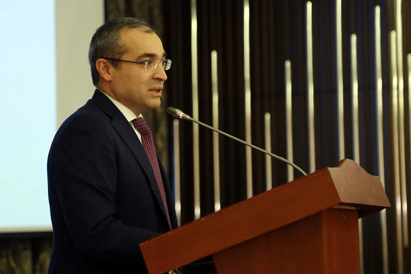 Mikayıl Cabbarov təhsil sahəsilə bağlı ötən dövrdəki fəaliyyəti tənqid edib