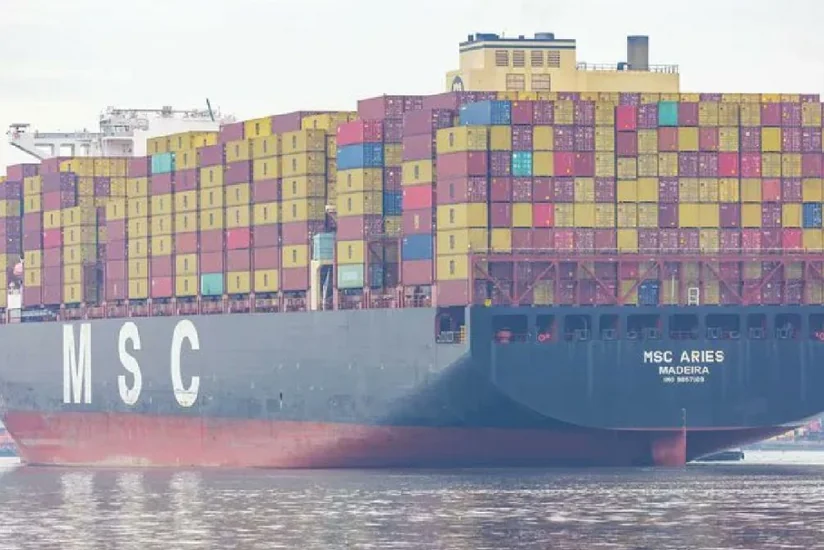 СМИ: На борту захваченного в Ормузском проливе судна находятся 17 граждан Индии