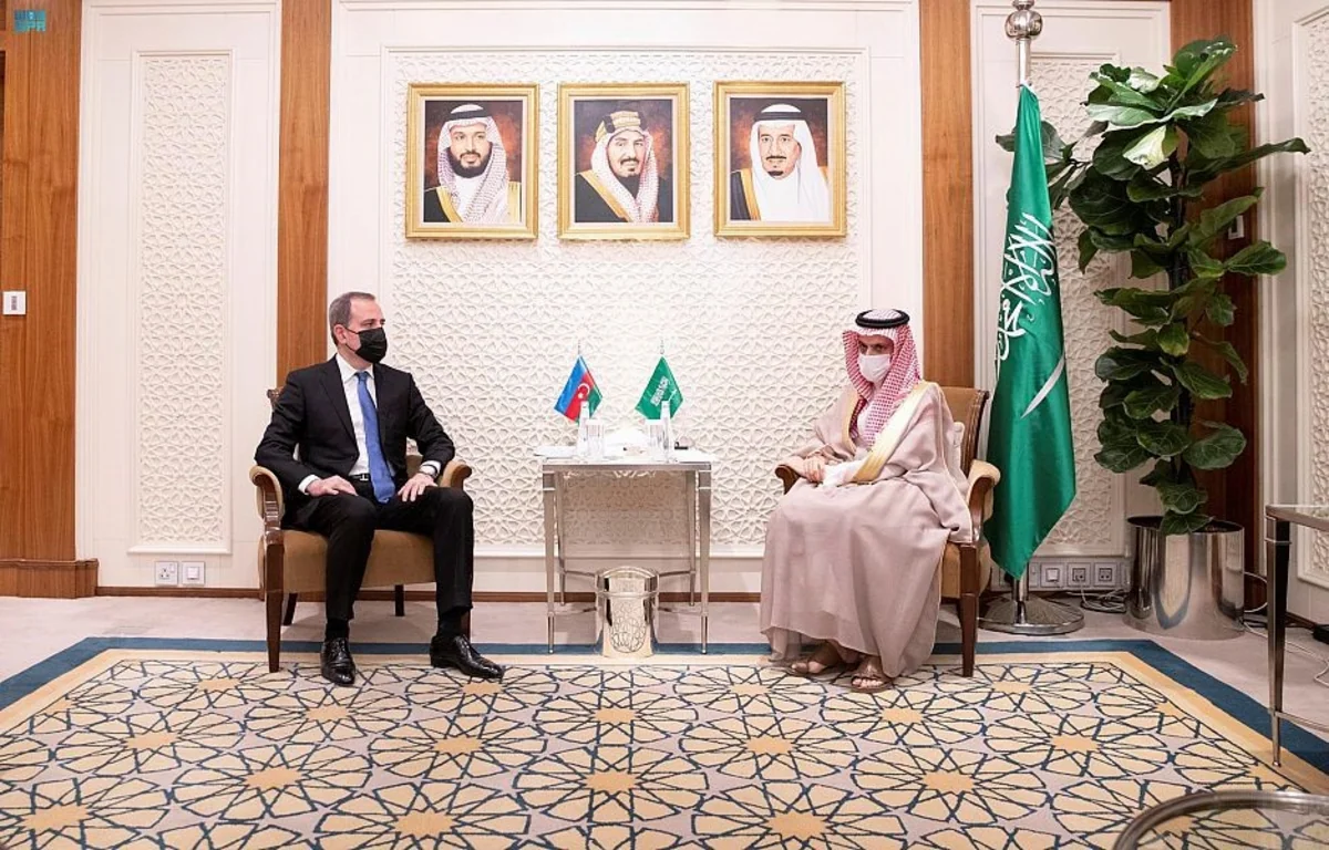 Jeyhun Bayramov meets with Saudi FM
