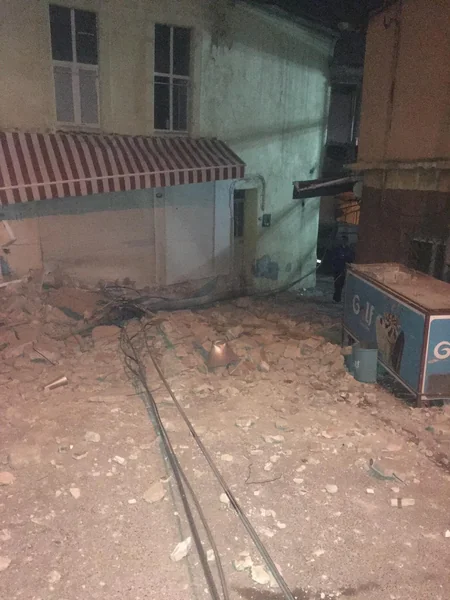 Türkiyədə zəlzələ olub, dağıntı və xəsarət alanlar var
