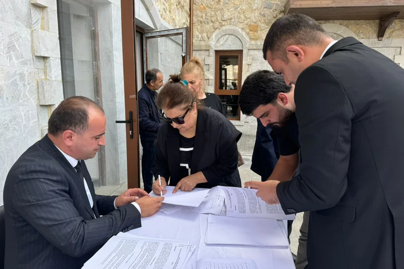 Növbəti köç karvanı Şuşaya çatıb, mənzillərin açarları təqdim olunub - YENİLƏNİB