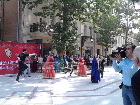 Gəncədə Azərbaycan teatrının 143-cü mövsümünün açılış mərasimi başlayıb