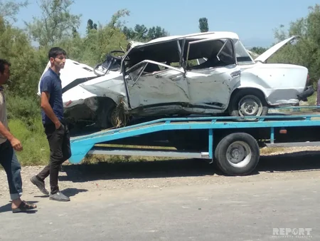 Göyçayda minik avtomobili aşıb, xəsarət alanlar var - FOTO - YENİLƏNİB