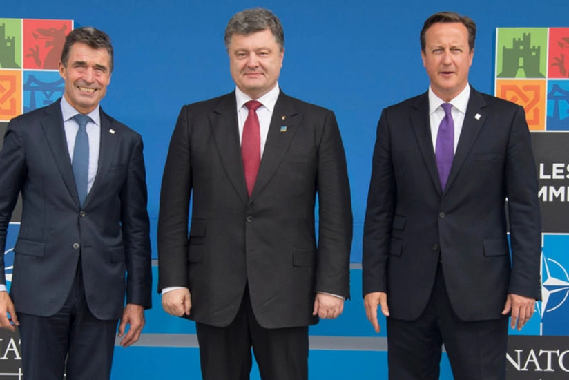 НАТО призвала Россию прекратить поддерживать боевиков на востоке Украины