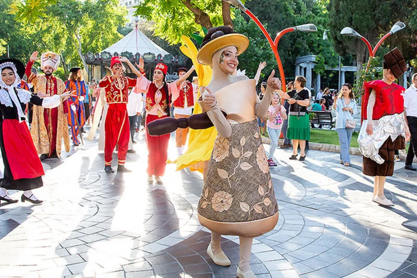 AVRO-2020: Bakıda personajların növbəti paradı