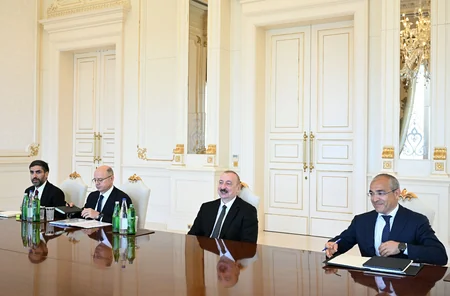 President Ilham Aliyev receives CEO of Schlumberger Overseas S.A
