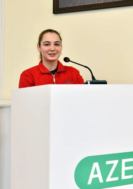 Fərid Qayıbov medal qazanmış idmançılarla görüşüb