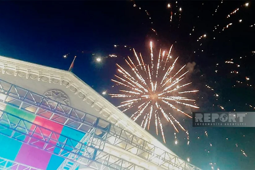 Gəncədə Zəfər Gününə həsr edilmiş konsert keçirilib, atəşfəşanlıq olub