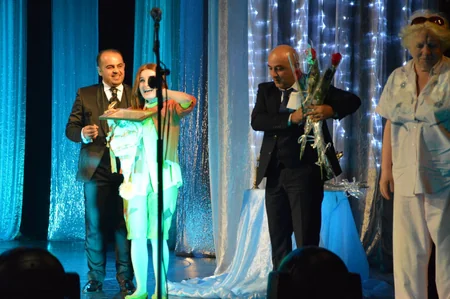 Gənc Tamaşaçılar Teatrı Sima mükafatını təqdim edib