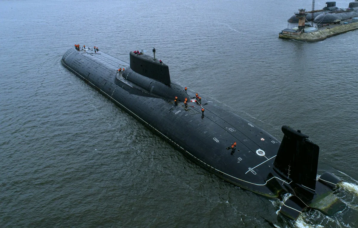 Russia disposes of world's largest nuclear submarine