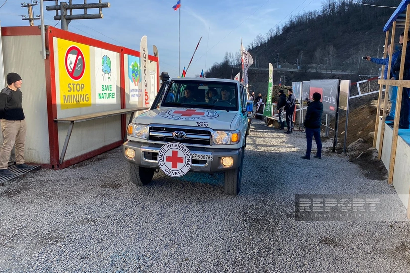 BQXK-nın avtomobillərində erməniəsilli şəxslər Laçın istiqamətinə aparılıb