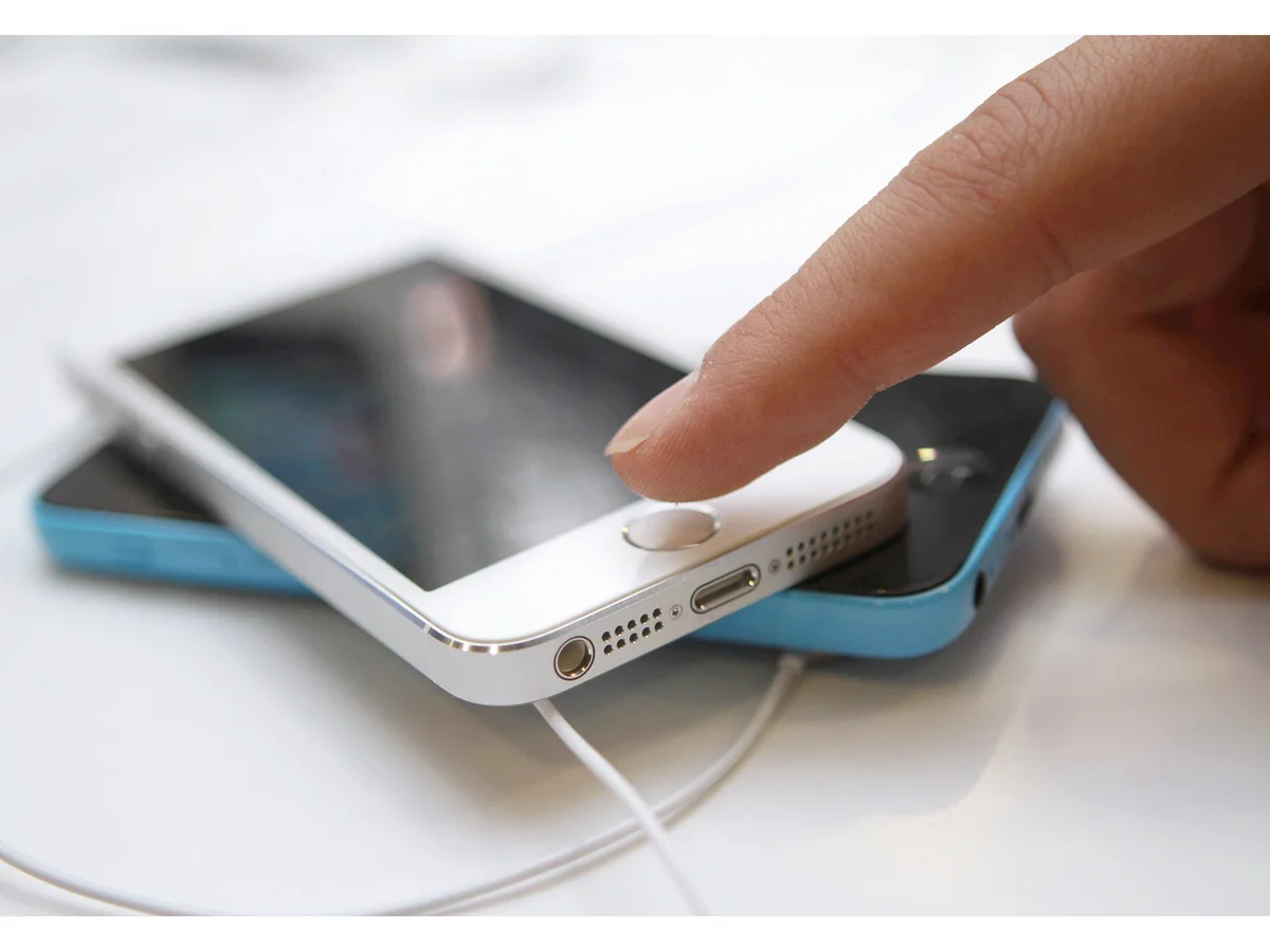 Britain to phase out 2G and 3G mobile networks by 2033
