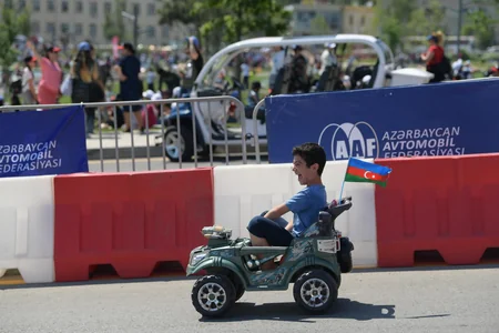 Heydər Əliyev Mərkəzinin parkında Uşaq festivalı keçirilib