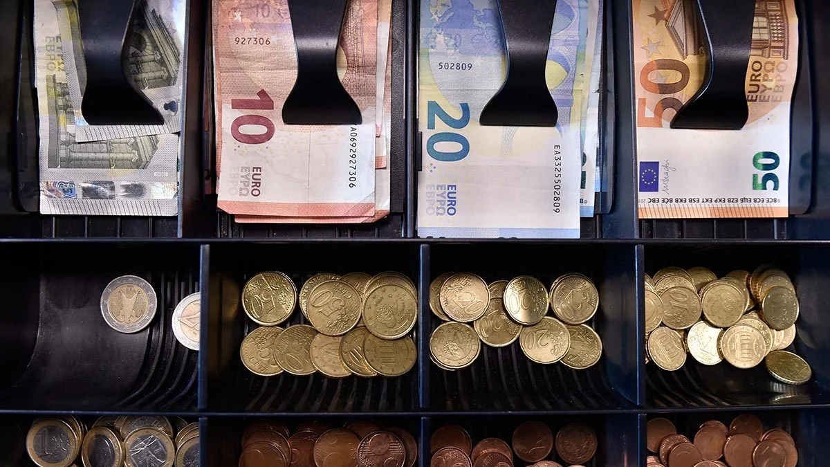 Analysts expect Eurozone annual inflation to decelerate in October