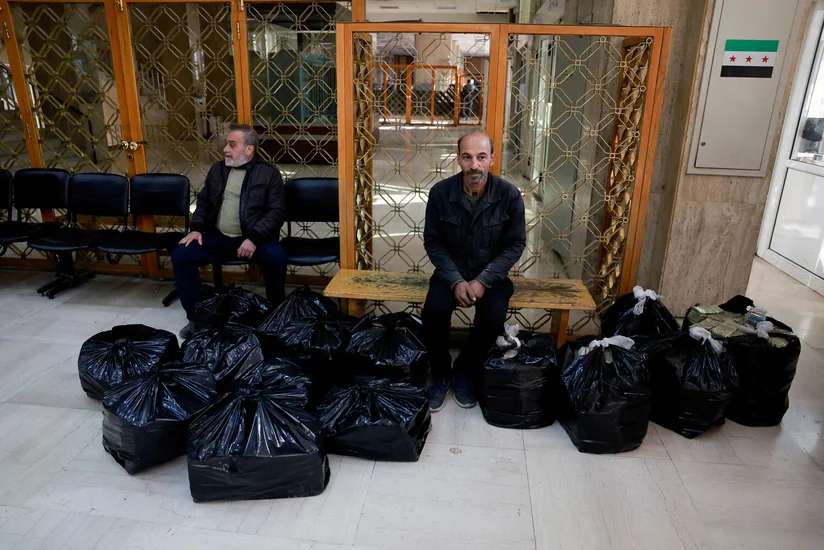 Suriyada dövlət qulluqçularının maaşları 400% artırılacaq
