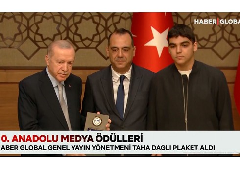 Ərdoğan "Haber Global"a mükafat təqdim edib