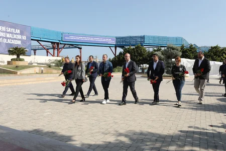 “Neft Daşları”nda “Neftçi” Futbol Klubu ilə neftçilər arasında yoldaşlıq görüşü keçirilib