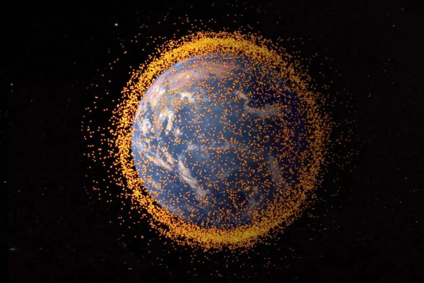Alimlər: Kosmik zibil səbəbindən orbital çöküş yaxınlaşır