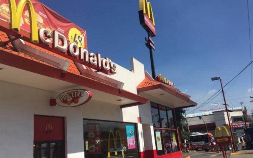 ​Meksikada McDonald’sdan alınan hamburgerin içindən siçovul çıxıb